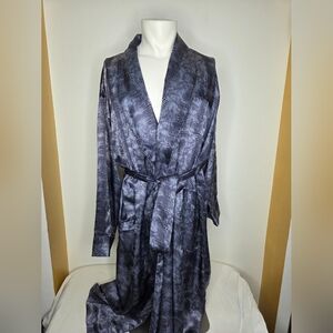 Max Deco Size S/M Mens 100% Silk Elegant Blue Patterned Robe